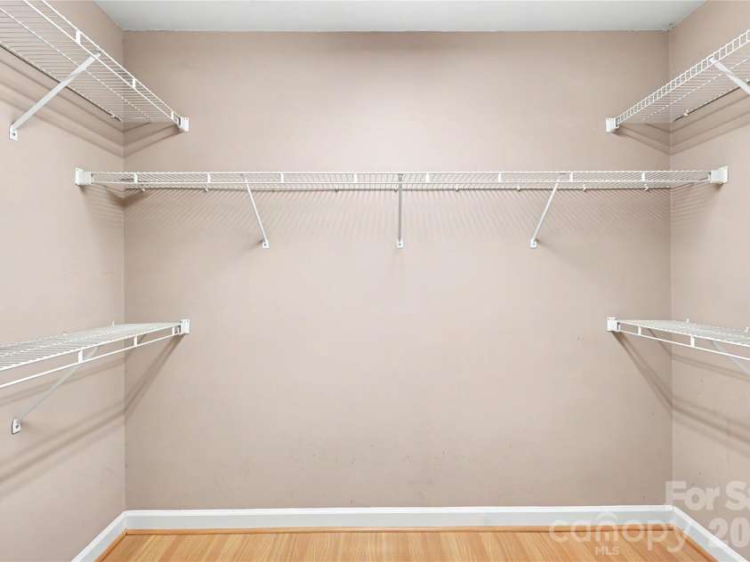 804 Mill Run Drive, Charlotte, NC 28209.  MLS# CAR4363423, YatesRealty ID 8618. 