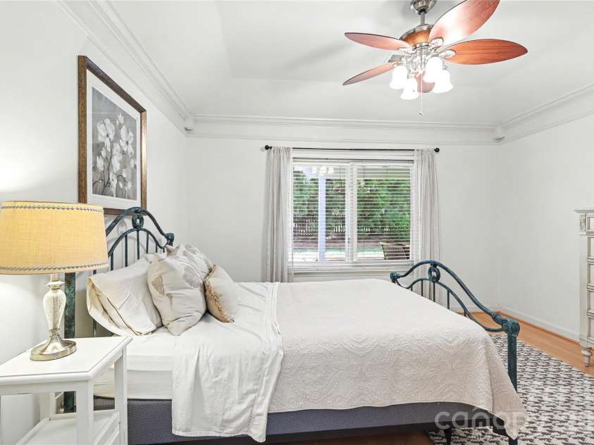 804 Mill Run Drive, Charlotte, NC 28209.  MLS# CAR4363423, YatesRealty ID 8618. 