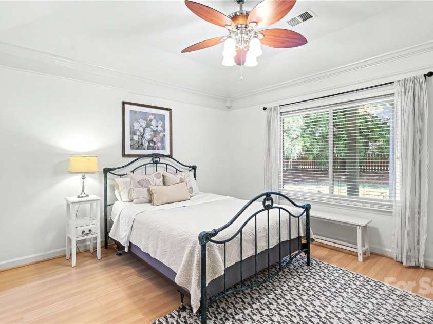 804 Mill Run Drive, Charlotte, NC 28209.  MLS# CAR4363423, YatesRealty ID 8618. 