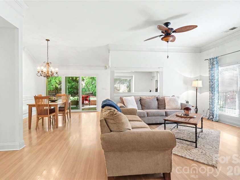 804 Mill Run Drive, Charlotte, NC 28209.  MLS# CAR4363423, YatesRealty ID 8618. 