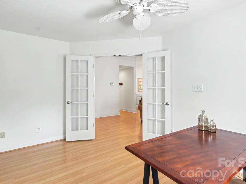 804 Mill Run Drive, Charlotte, NC 28209.  MLS# CAR4363423, YatesRealty ID 8618. 