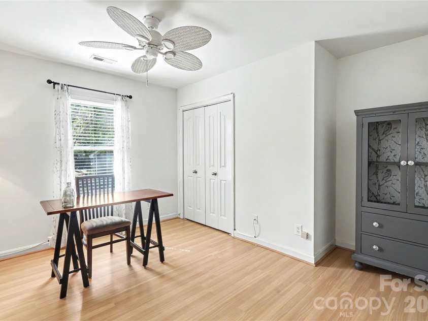 804 Mill Run Drive, Charlotte, NC 28209.  MLS# CAR4363423, YatesRealty ID 8618. 