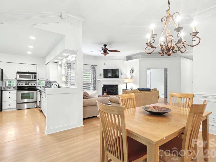 804 Mill Run Drive, Charlotte, NC 28209.  MLS# CAR4363423, YatesRealty ID 8618. 