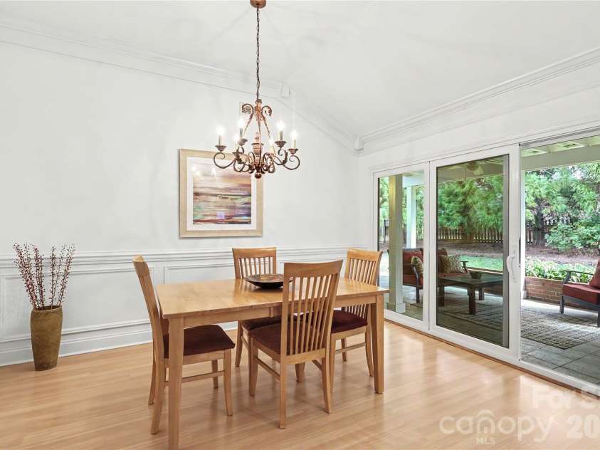 804 Mill Run Drive, Charlotte, NC 28209.  MLS# CAR4363423, YatesRealty ID 8618. 