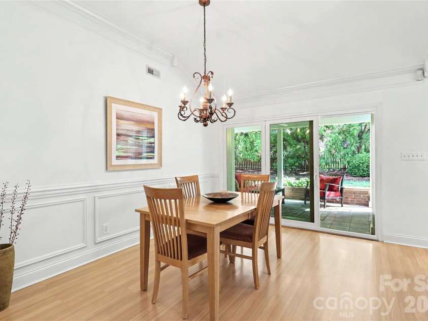 804 Mill Run Drive, Charlotte, NC 28209.  MLS# CAR4363423, YatesRealty ID 8618. 