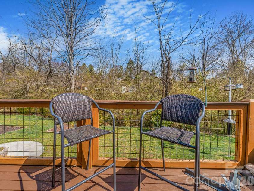 223 Reilly Drive, Leicester, NC 28748.  MLS# CAR4353690, YatesRealty ID 8619. 