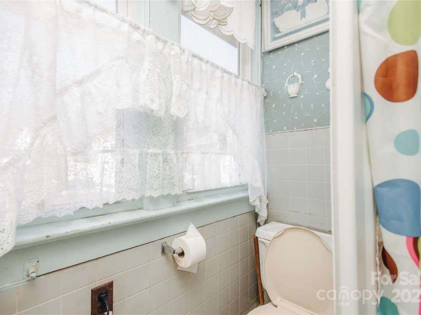 63 Clear Creek Road, Marion, NC 28752.  MLS# CAR4333623, YatesRealty ID 862. 