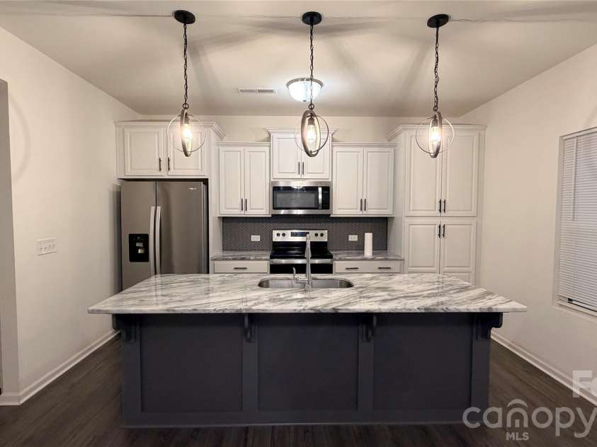 7209 Lenton Road, Charlotte, NC 28215.  MLS# CAR4349834, YatesRealty ID 8620. 