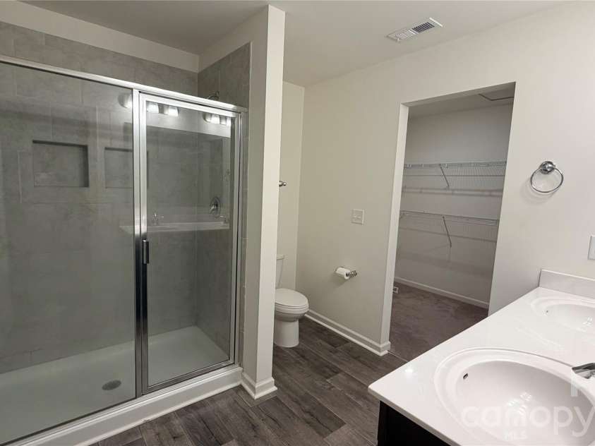 7209 Lenton Road, Charlotte, NC 28215.  MLS# CAR4349834, YatesRealty ID 8620. 