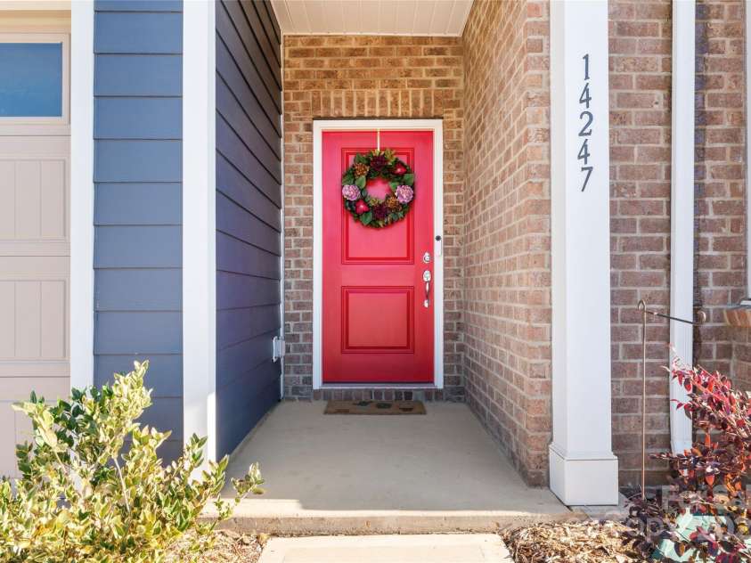 14247 Canemeadow Drive, Charlotte, NC 28278.  MLS# CAR4216217, YatesRealty ID 8621. 