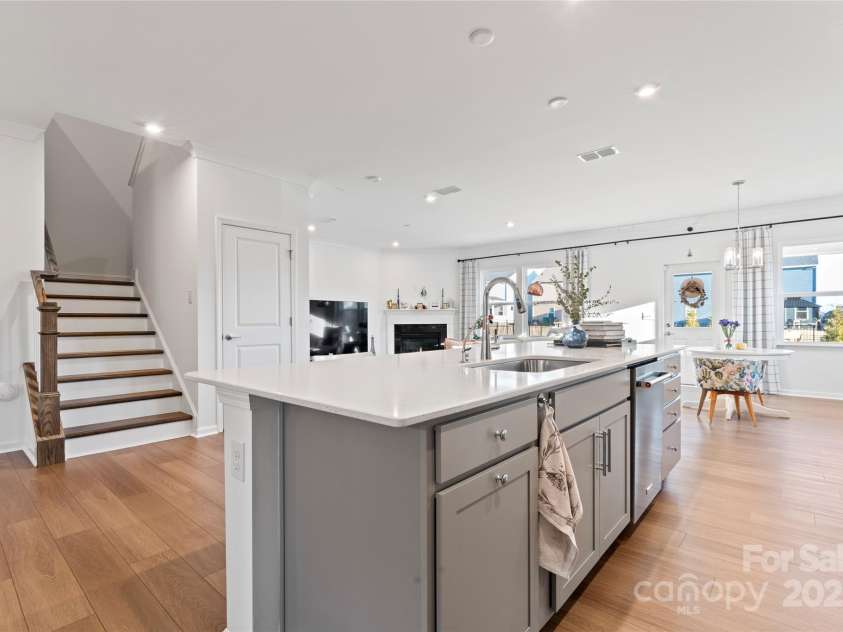 14247 Canemeadow Drive, Charlotte, NC 28278.  MLS# CAR4216217, YatesRealty ID 8621. 