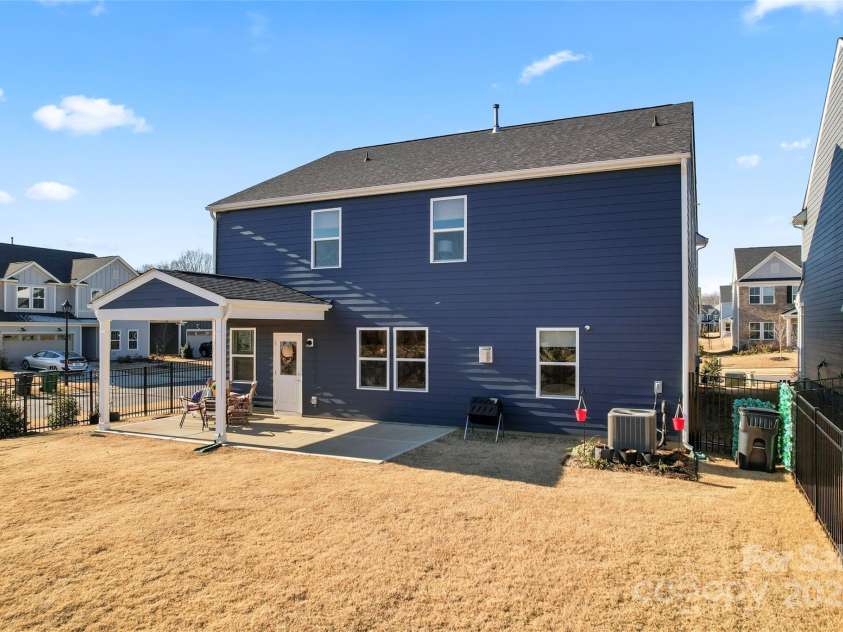 14247 Canemeadow Drive, Charlotte, NC 28278.  MLS# CAR4216217, YatesRealty ID 8621. 