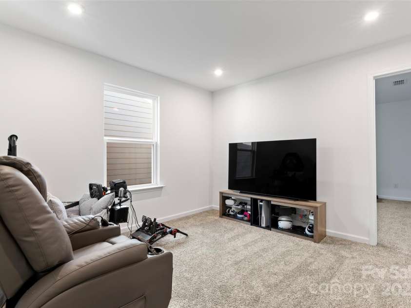 14247 Canemeadow Drive, Charlotte, NC 28278.  MLS# CAR4216217, YatesRealty ID 8621. Upstairs Loft