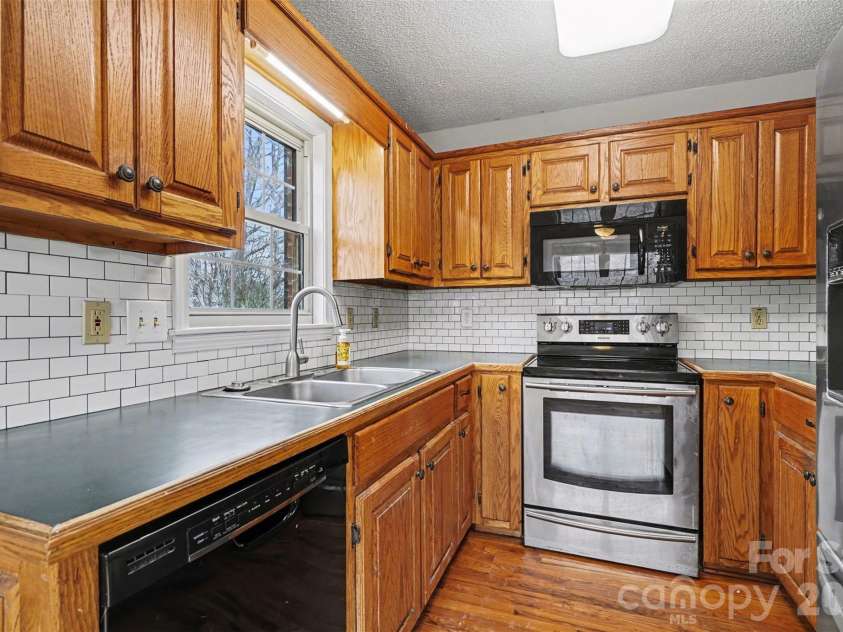 3301 Deal Mill Road, Hudson, NC 28638.  MLS# CAR4361758, YatesRealty ID 8621. 