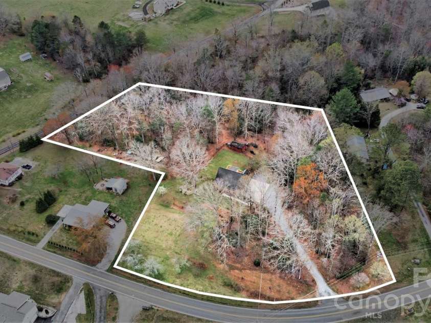 3301 Deal Mill Road, Hudson, NC 28638.  MLS# CAR4361758, YatesRealty ID 8621. 