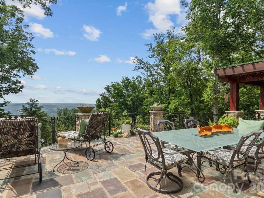 530 Sierra Trace Road, Denton, NC 27239.  MLS# CAR4346447, YatesRealty ID 8622. 