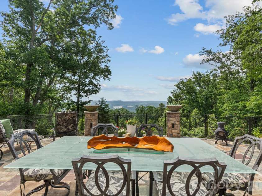 530 Sierra Trace Road, Denton, NC 27239.  MLS# CAR4346447, YatesRealty ID 8622. 