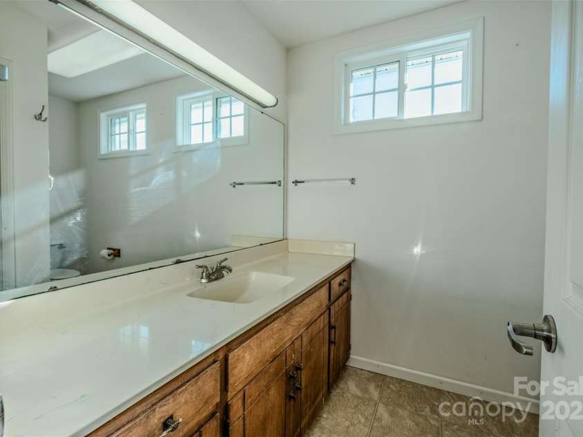 1215 Juniper Street, Salisbury, NC 28146.  MLS# CAR4329687, YatesRealty ID 8623. Secondary Bath (upstairs)