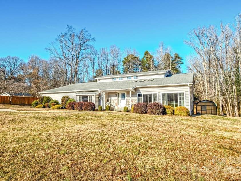 1215 Juniper Street, Salisbury, NC 28146.  MLS# CAR4329687, YatesRealty ID 8623. Welcome Home!