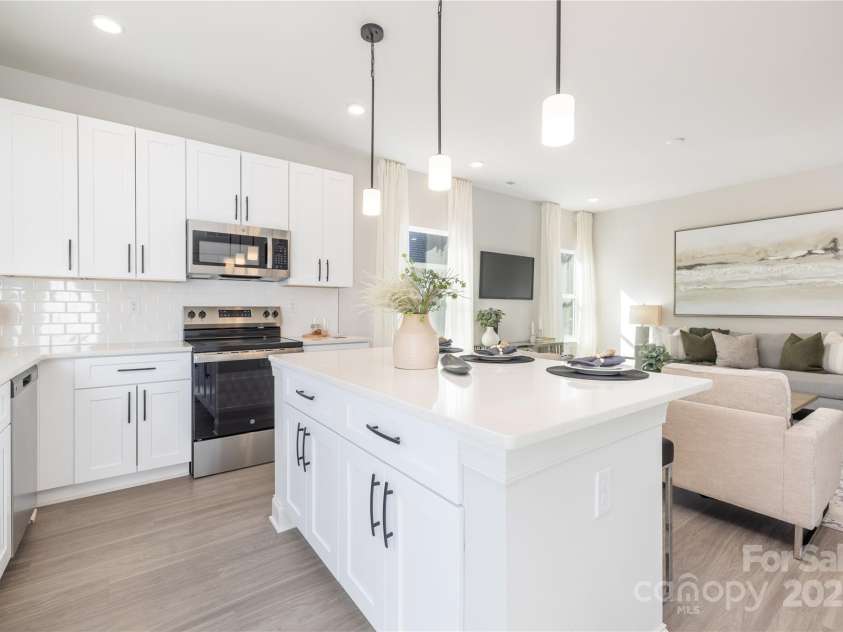 4827 Victoria Avenue, Charlotte, NC 28269.  MLS# CAR4246566, YatesRealty ID 8623. 