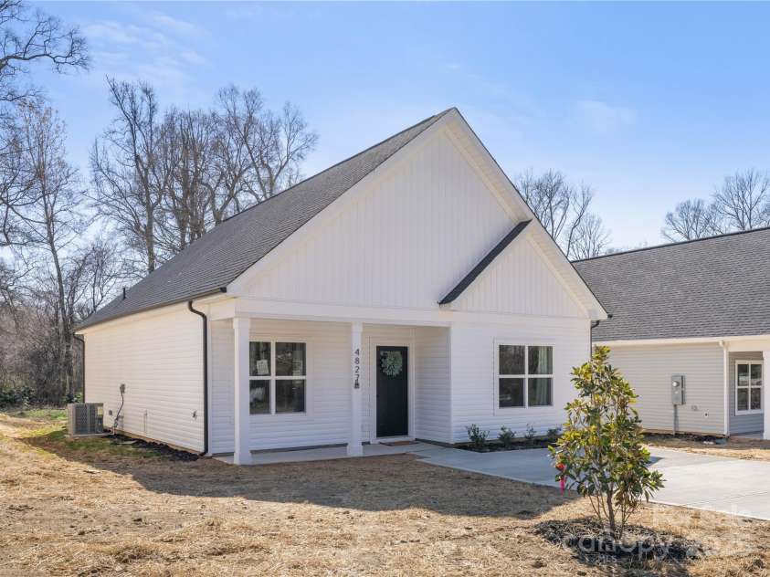 4827 Victoria Avenue, Charlotte, NC 28269.  MLS# CAR4246566, YatesRealty ID 8623. 