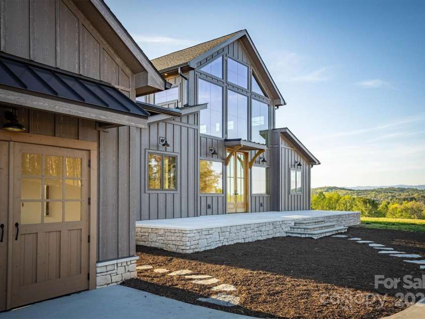 2013 Hitching Post Trail, Lenoir, NC 28645.  MLS# CAR4239009, YatesRealty ID 8624. 