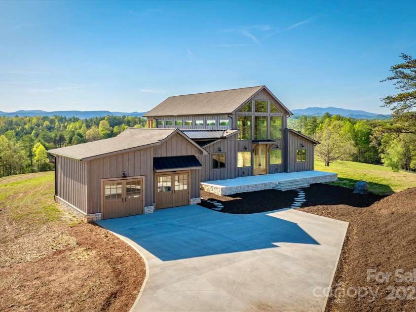 2013 Hitching Post Trail, Lenoir, NC 28645.  MLS# CAR4239009, YatesRealty ID 8624. 