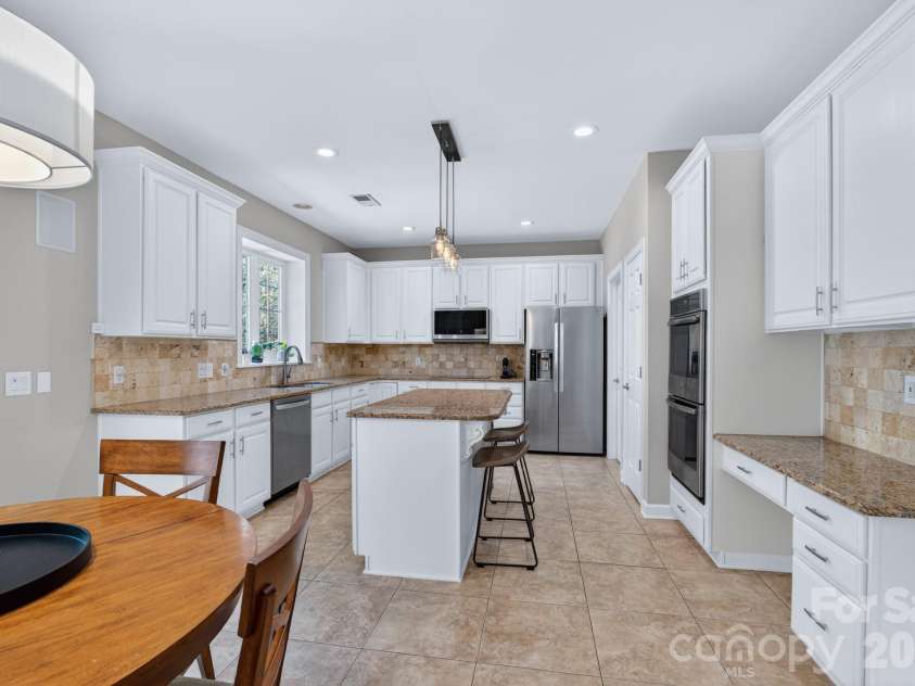 10804 Carmody Court, Charlotte, NC 28277.  MLS# CAR4360583, YatesRealty ID 8625. Kitchen