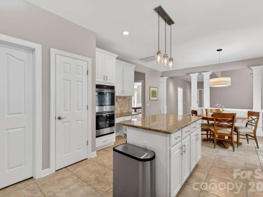 10804 Carmody Court, Charlotte, NC 28277.  MLS# CAR4360583, YatesRealty ID 8625. Kitchen