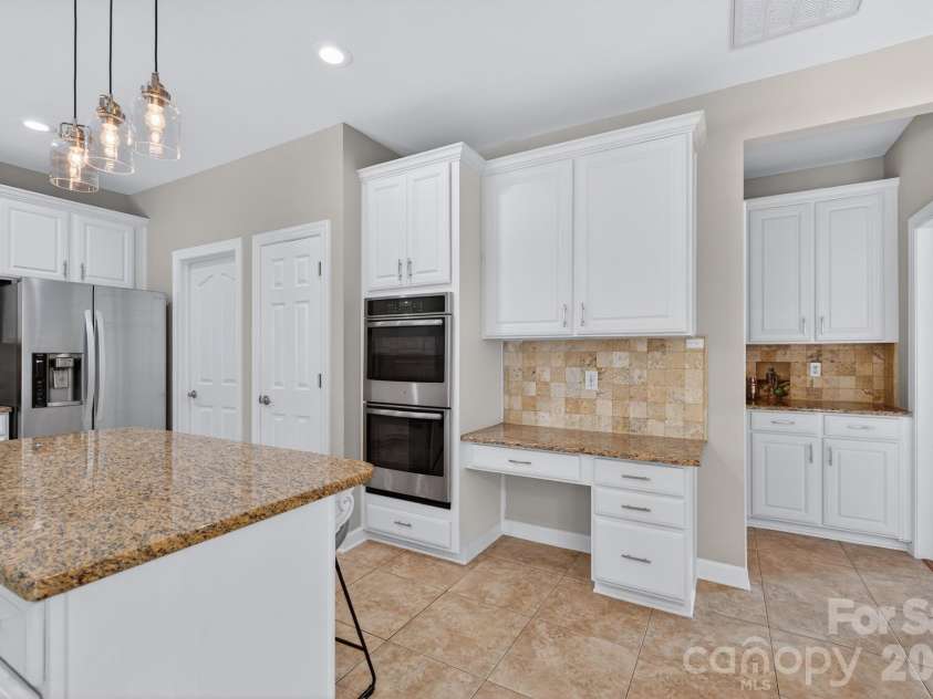 10804 Carmody Court, Charlotte, NC 28277.  MLS# CAR4360583, YatesRealty ID 8625. Kitchen Area