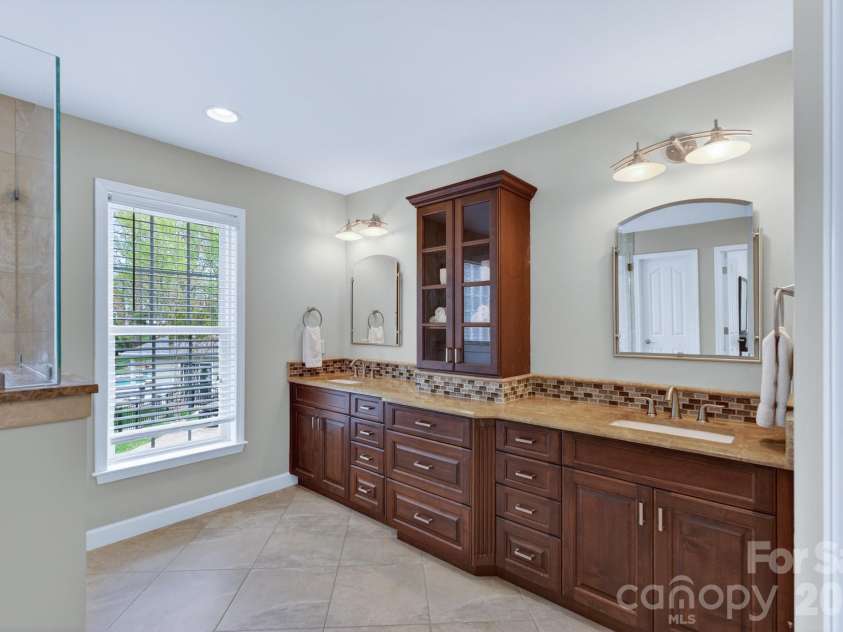 10804 Carmody Court, Charlotte, NC 28277.  MLS# CAR4360583, YatesRealty ID 8625. Primary Bathroom