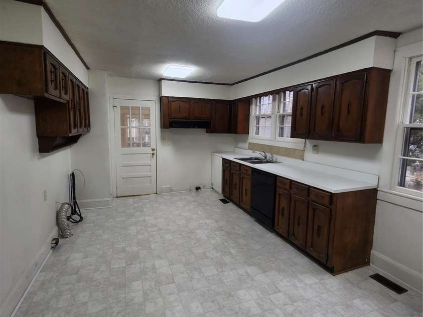 305 Louise Avenue, Rockingham, NC 28379.  MLS# CAR4231078, YatesRealty ID 8625. Kitchen/Dining