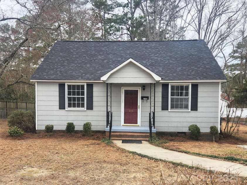 305 Louise Avenue, Rockingham, NC 28379.  MLS# CAR4231078, YatesRealty ID 8625. Welcome to 305 Louise Avenue
