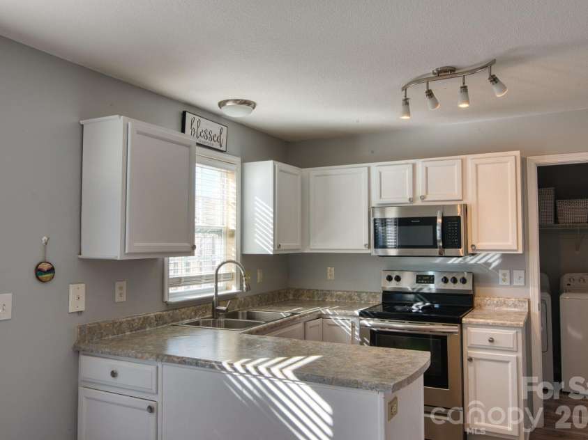 429 Wiltshire Circle, Fletcher, NC 28732.  MLS# CAR4335000, YatesRealty ID 8626. 