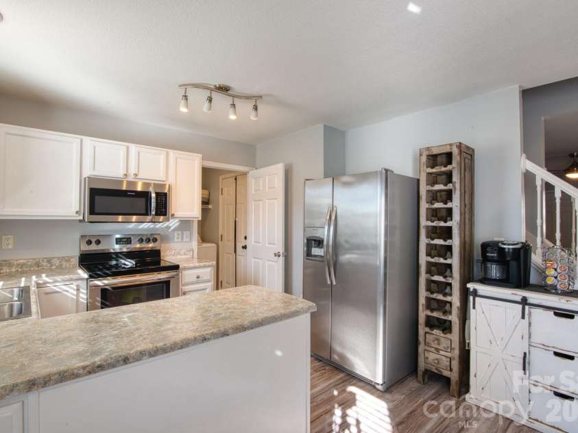 429 Wiltshire Circle, Fletcher, NC 28732.  MLS# CAR4335000, YatesRealty ID 8626. 