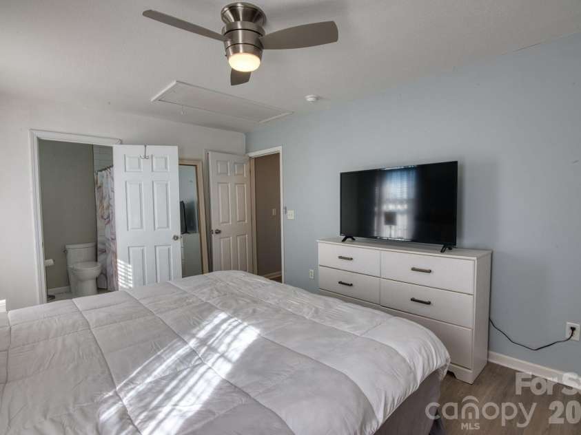 429 Wiltshire Circle, Fletcher, NC 28732.  MLS# CAR4335000, YatesRealty ID 8626. 