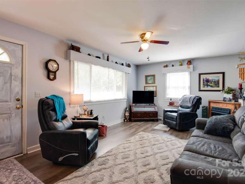 372 Hendrick Road, Mooresboro, NC 28114.  MLS# CAR4249025, YatesRealty ID 8627. 