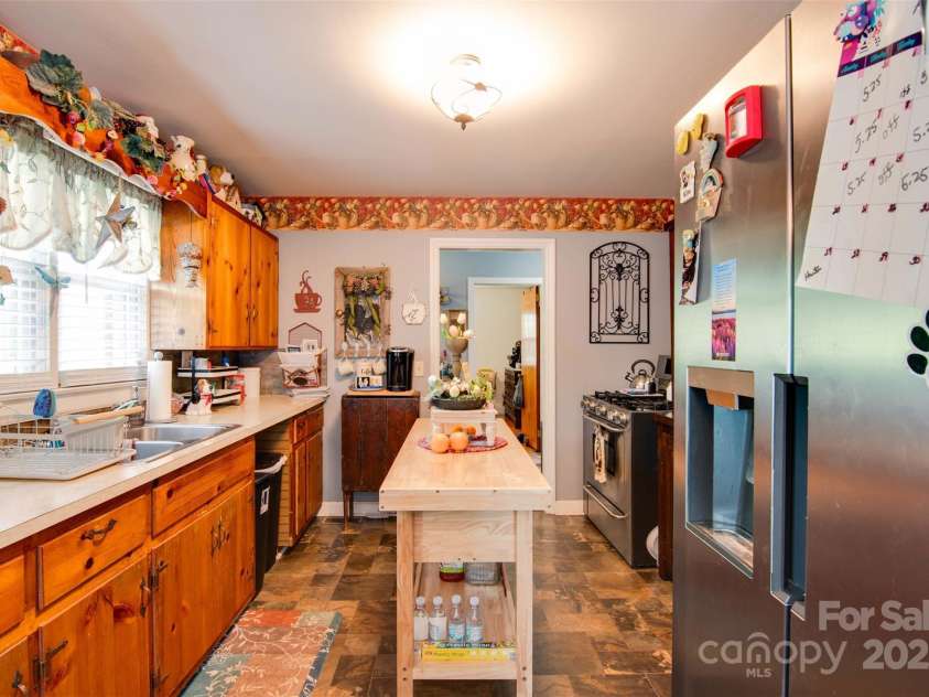 372 Hendrick Road, Mooresboro, NC 28114.  MLS# CAR4249025, YatesRealty ID 8627. Kitchen