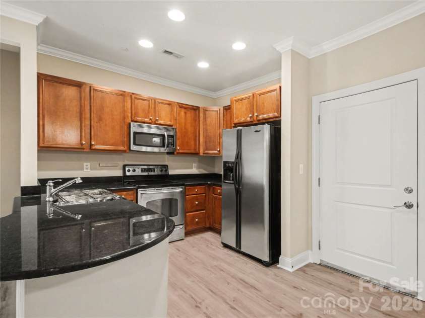 518 Clarice Avenue, Charlotte, NC 28204.  MLS# CAR4370259, YatesRealty ID 8627. 
