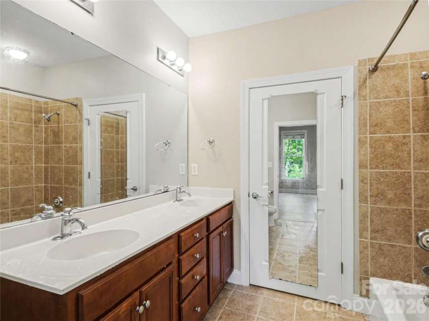 518 Clarice Avenue, Charlotte, NC 28204.  MLS# CAR4370259, YatesRealty ID 8627. 
