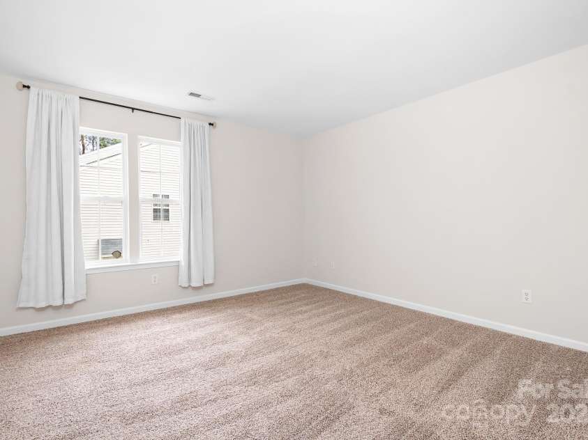 3906 Thomas Ridge Drive, Charlotte, NC 28269.  MLS# CAR4247727, YatesRealty ID 8629. 