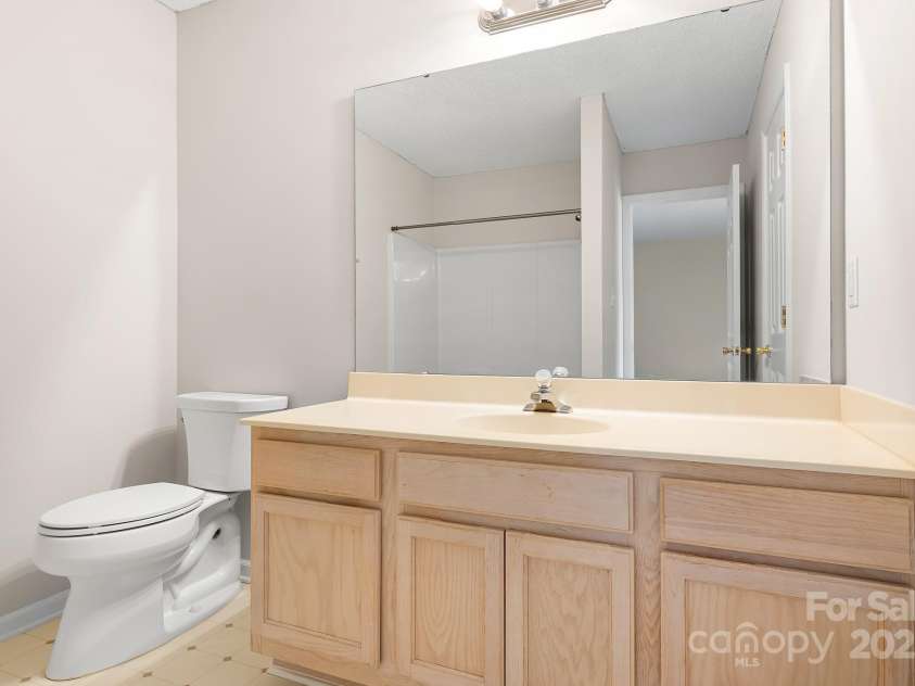 3906 Thomas Ridge Drive, Charlotte, NC 28269.  MLS# CAR4247727, YatesRealty ID 8629. 