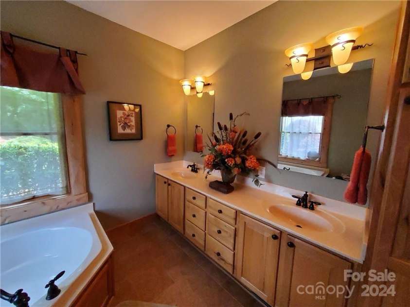 1795 NC Hwy 108 Highway, Columbus, NC 28722.  MLS# CAR3865742, YatesRealty ID 863. MASTER BATHROOM~