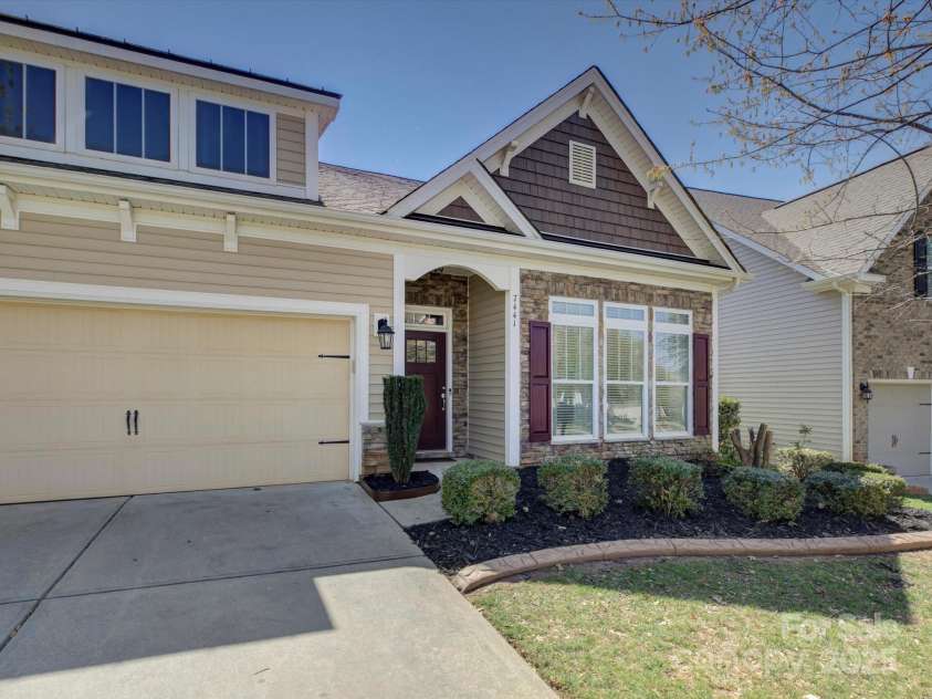 7441 Hamilton Bridge Road, Charlotte, NC 28278.  MLS# CAR4239179, YatesRealty ID 8630. 