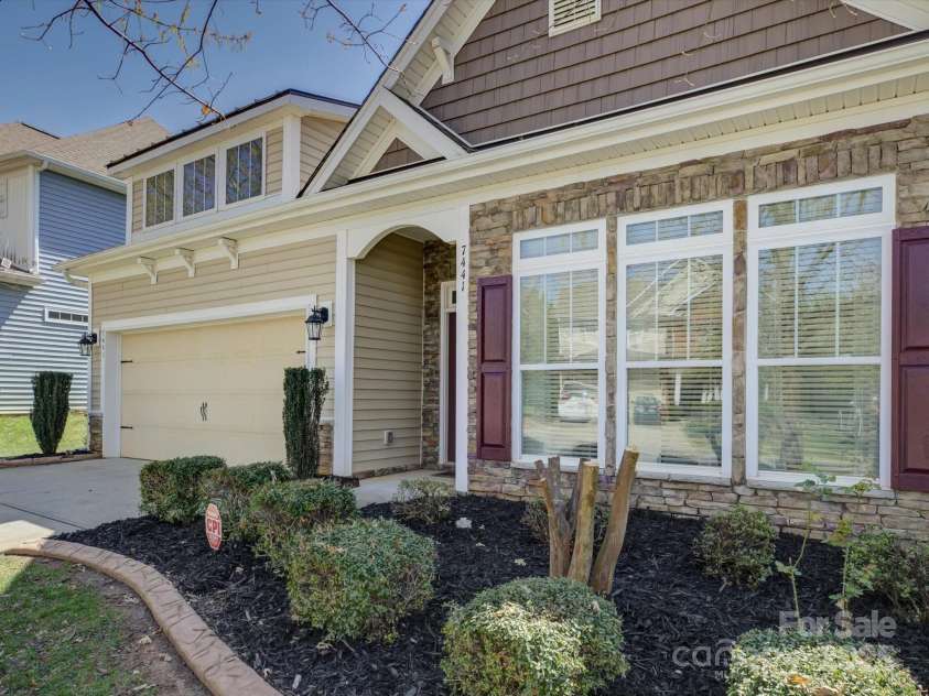 7441 Hamilton Bridge Road, Charlotte, NC 28278.  MLS# CAR4239179, YatesRealty ID 8630. 