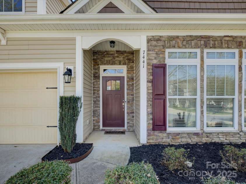 7441 Hamilton Bridge Road, Charlotte, NC 28278.  MLS# CAR4239179, YatesRealty ID 8630. 