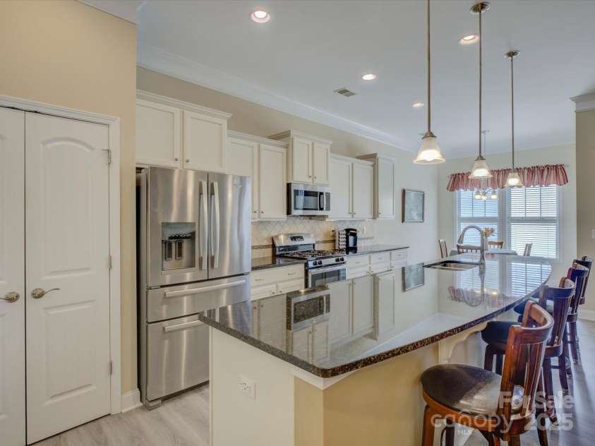 7441 Hamilton Bridge Road, Charlotte, NC 28278.  MLS# CAR4239179, YatesRealty ID 8630. 
