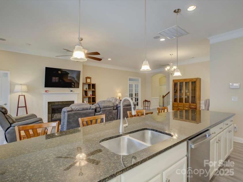 7441 Hamilton Bridge Road, Charlotte, NC 28278.  MLS# CAR4239179, YatesRealty ID 8630. 