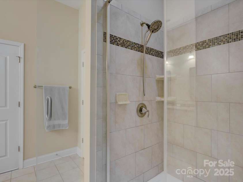 7441 Hamilton Bridge Road, Charlotte, NC 28278.  MLS# CAR4239179, YatesRealty ID 8630. 