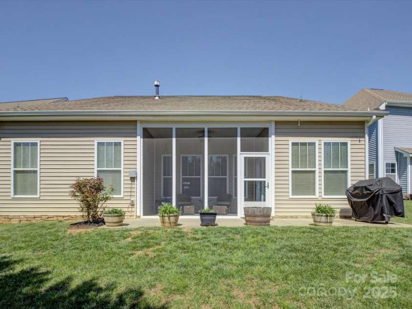7441 Hamilton Bridge Road, Charlotte, NC 28278.  MLS# CAR4239179, YatesRealty ID 8630. 